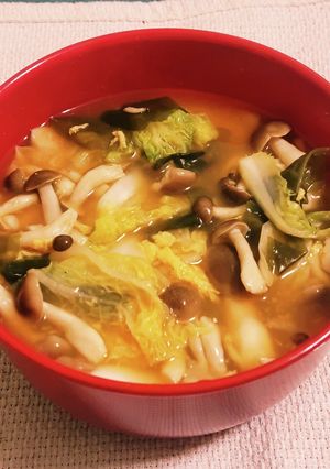 “白菜しめじわかめ海鮮チゲスープ鍋風”-レシピのメイン写真