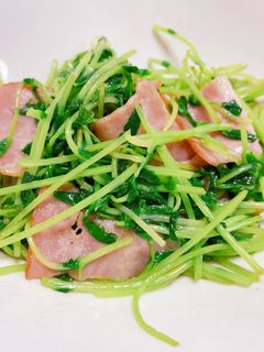 豆苗とベーコンの炒め物-レシピのメイン写真