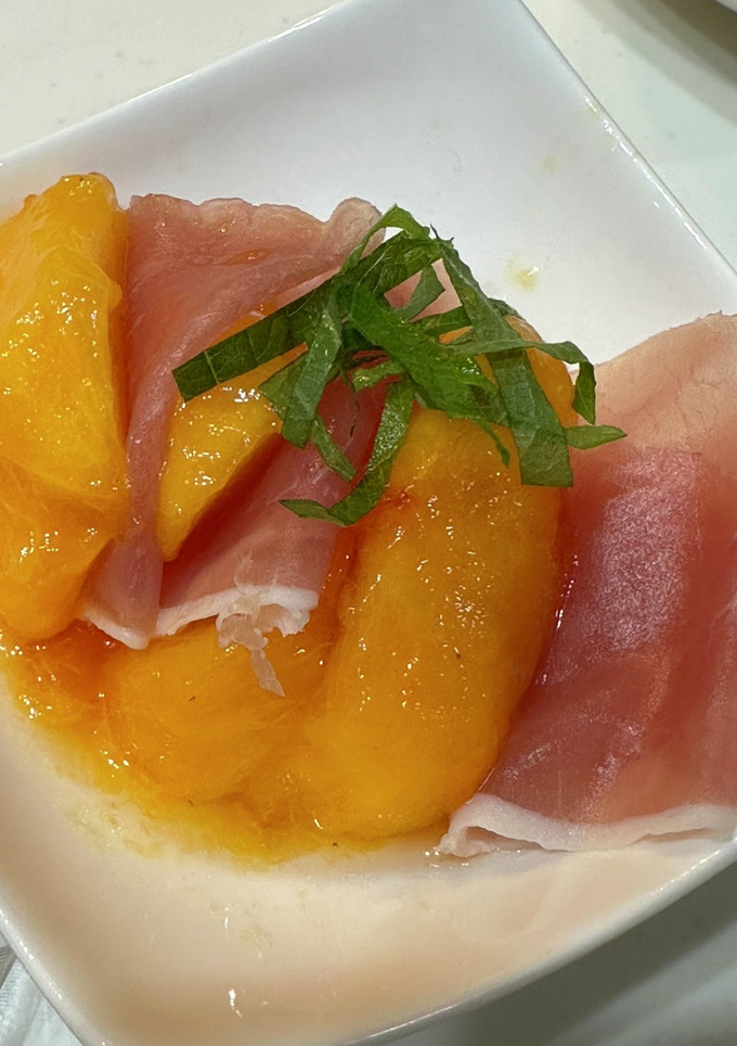 一緒に食べて旨し！完熟柿と生ハム☆-レシピのメイン写真