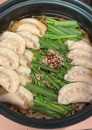 ニラとごま香るボリューミーなスープ餃子-レシピのメイン写真