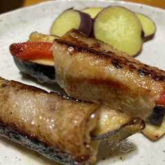 รูปของ 玉ねぎ麹で豚肉の野菜巻き