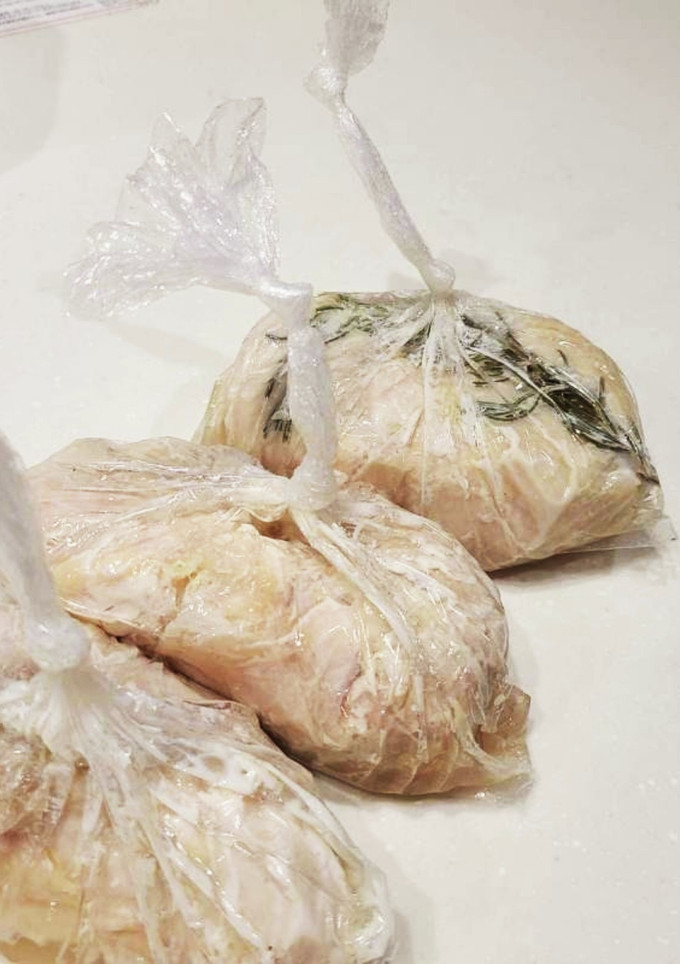 簡単！手が汚れない！「炊飯器で蒸し鶏」-レシピのメイン写真