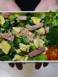レンジ簡単★小松菜とベーコンと卵の丼弁当-レシピのメイン写真