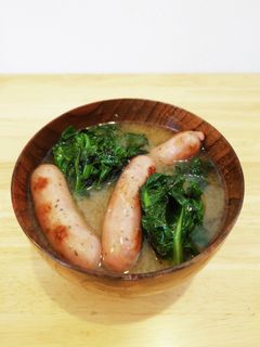 プチヴェールとウインナーの味噌汁-レシピのメイン写真