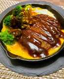 市販のデミソースで旨旨ハンバーグオムレツ
