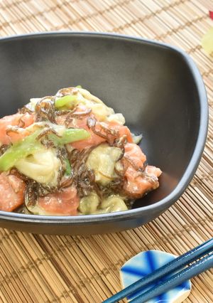 味付もずくでサーモンとネギのぬた-レシピのメイン写真