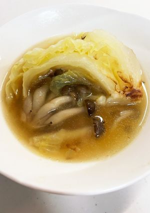 焦がしキャベツのおかずスープ-レシピのメイン写真