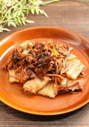 簡単！豚バラ舞茸の甜面醤炒め-レシピのメイン写真