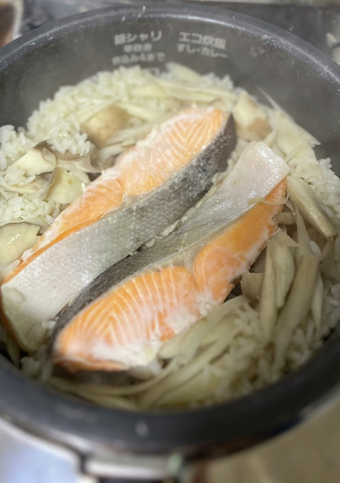 鮭とごぼうと舞茸の炊き込みご飯-レシピのメイン写真
