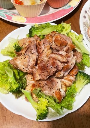 塩と胡椒だけ!もも肉の塩胡椒焼き-レシピのメイン写真