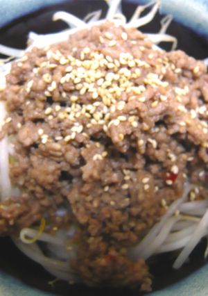 包丁なしで～簡単！ピリ辛ひき肉もやし丼★-レシピのメイン写真
