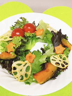 揚げ焼き野菜トッピングのリースサラダ♡-レシピのメイン写真