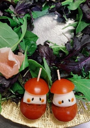 クリスマスにぴったり♡ミニトマトサンタ♡-レシピのメイン写真