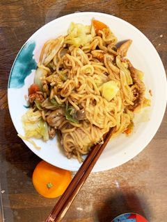 お一人様!市販焼きそばでクリームパスタ風-レシピのメイン写真