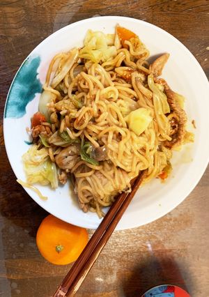 お一人様！市販焼きそばでクリームパスタ風-レシピのメイン写真
