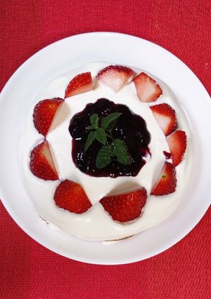 最速で苺のホールケーキ(5号)を2台作る-レシピのメイン写真