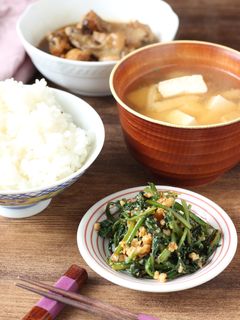 春菊副菜はこれに決まり【春菊くるみ和え】-レシピのメイン写真