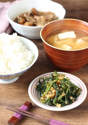春菊副菜はこれに決まり【春菊くるみ和え】-レシピのメイン写真