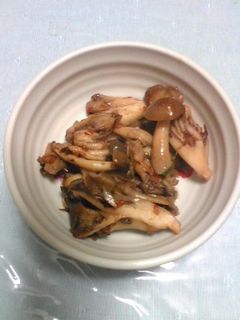 たっぷりキノコのウメ~なおかず!-レシピのメイン写真