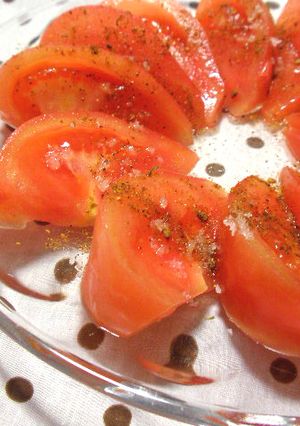 トマトに七味と塩をかけるだけ♪-レシピのメイン写真