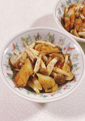 しめじと練り物のバタポン炒め-レシピのメイン写真