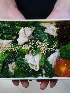ごま油香る♪ほうれん草と豚肉の丼弁当-レシピのメイン写真
