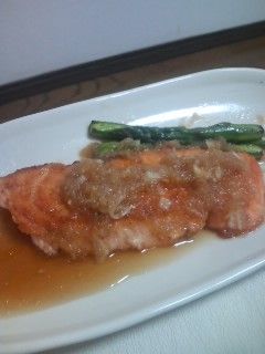 新玉ねぎのおろしソースで☆鮭のムニエル☆-レシピのメイン写真