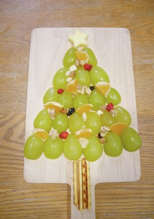 簡単マスカットでクリスマスツリー-レシピのメイン写真