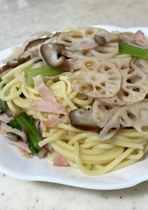 レンジで簡単！レンコンと小松菜のパスタ-レシピのメイン写真