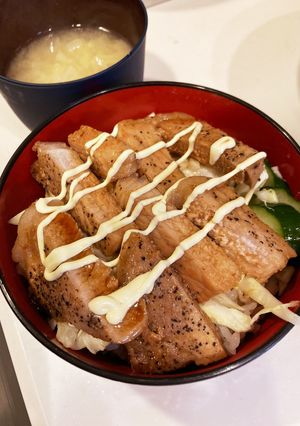 トンカツ肉でボリューム豚肉丼-レシピのメイン写真