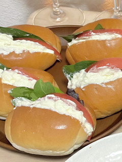 カプレーゼ風のおいしいパン-レシピのメイン写真