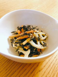 蓮根とひじきの胡麻マヨサラダ-レシピのメイン写真