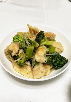 鶏胸肉とブロッコリーのもやし炒め-レシピのメイン写真