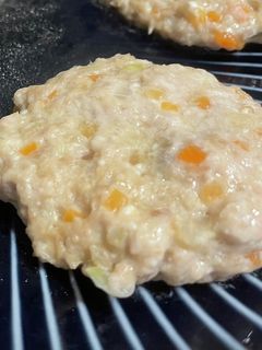 離乳食後期〜鶏肉と野菜の豆腐ハンバーグ-レシピのメイン写真