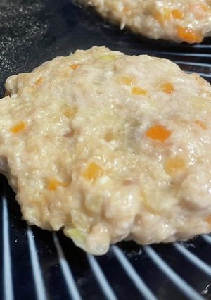 離乳食後期〜鶏肉と野菜の豆腐ハンバーグ-レシピのメイン写真