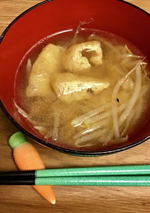 今朝の味噌汁/モヤシと油揚げ-レシピのメイン写真