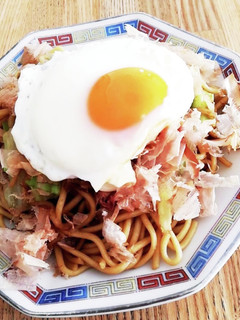 鰹節たっぷり焼きそば【目玉焼き乗せ】-レシピのメイン写真