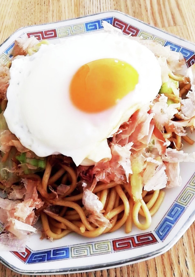 鰹節たっぷり焼きそば【目玉焼き乗せ】-レシピのメイン写真