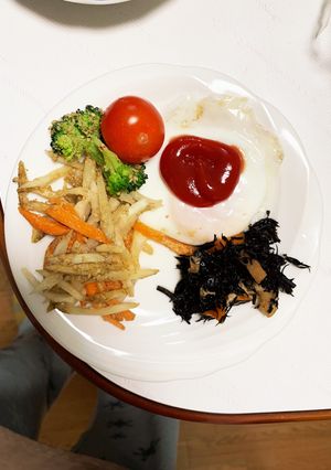 隙間埋めレンジあっさりごぼう紅白サラダ-レシピのメイン写真