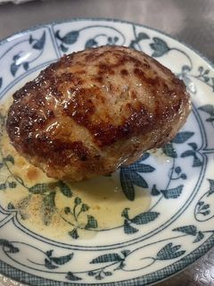簡単!肉汁たっぷりハンバーグ-レシピのメイン写真
