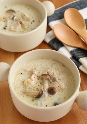 鶏肉としめじのアーモンドミルクスープ-レシピのメイン写真