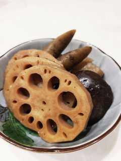 向こうが見えるレンコンの「筑前煮」風-レシピのメイン写真
