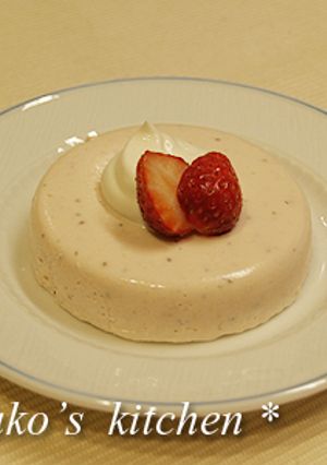 いちごのｸﾘｰﾑﾁｰｽﾞババロア-レシピのメイン写真