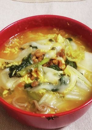 白菜菊名春菊納豆餅チーズ海鮮チゲ鍋お雑煮-レシピのメイン写真