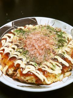 ソース焼きそばの入った普通のお好み焼き-レシピのメイン写真