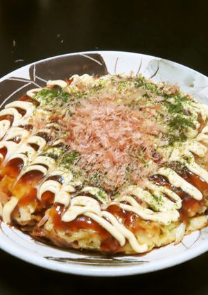 ソース焼きそばの入った普通のお好み焼き-レシピのメイン写真