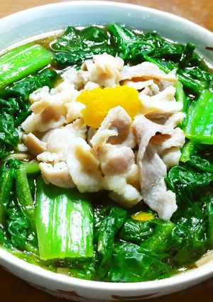 かつお菜と豚肉の温かい蕎麦　発酵玉葱-レシピのメイン写真