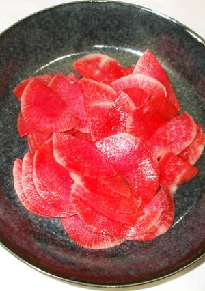 青皮紅心大根（紅芯大根）の浅漬け♪簡単-レシピのメイン写真