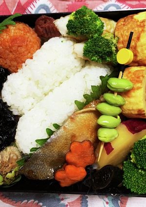 1/5 よっちゃん鏡餅お弁当-レシピのメイン写真