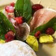 生ハムとアボカド ベリー風味サラダ